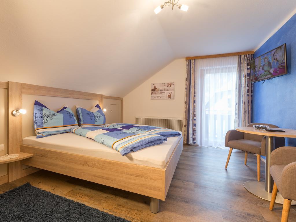 Haus Pitzer/Apartments Troicher Schladming Habitación foto